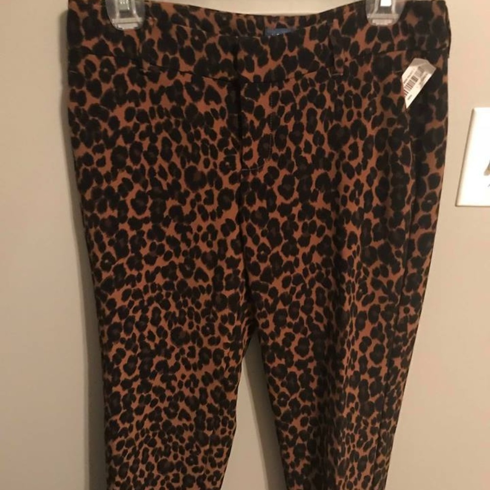 NWT - Leopard Cropped Capri Dress Pants
